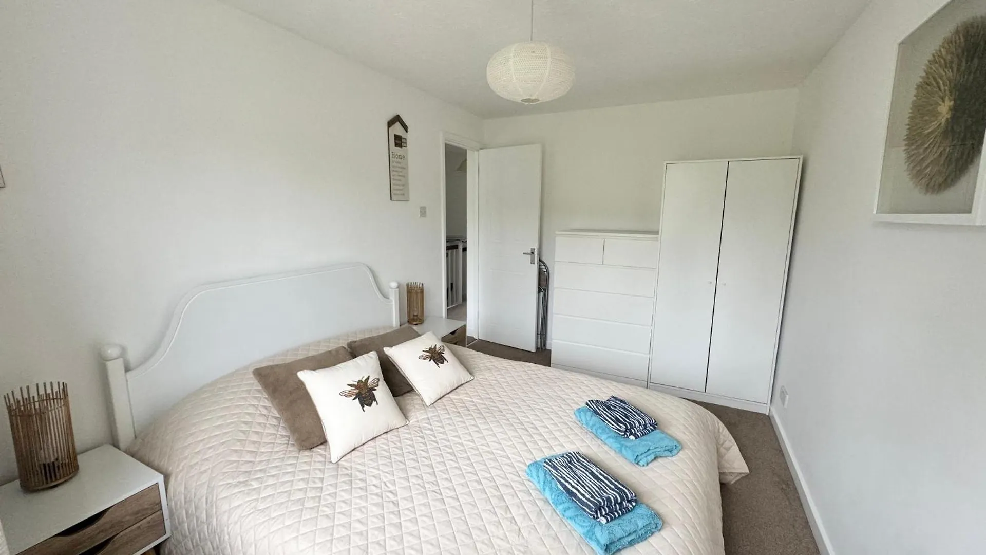 Апартаменты 3 Bed House With Parking And Garden Near Tower Bridge Лондон Великобритания