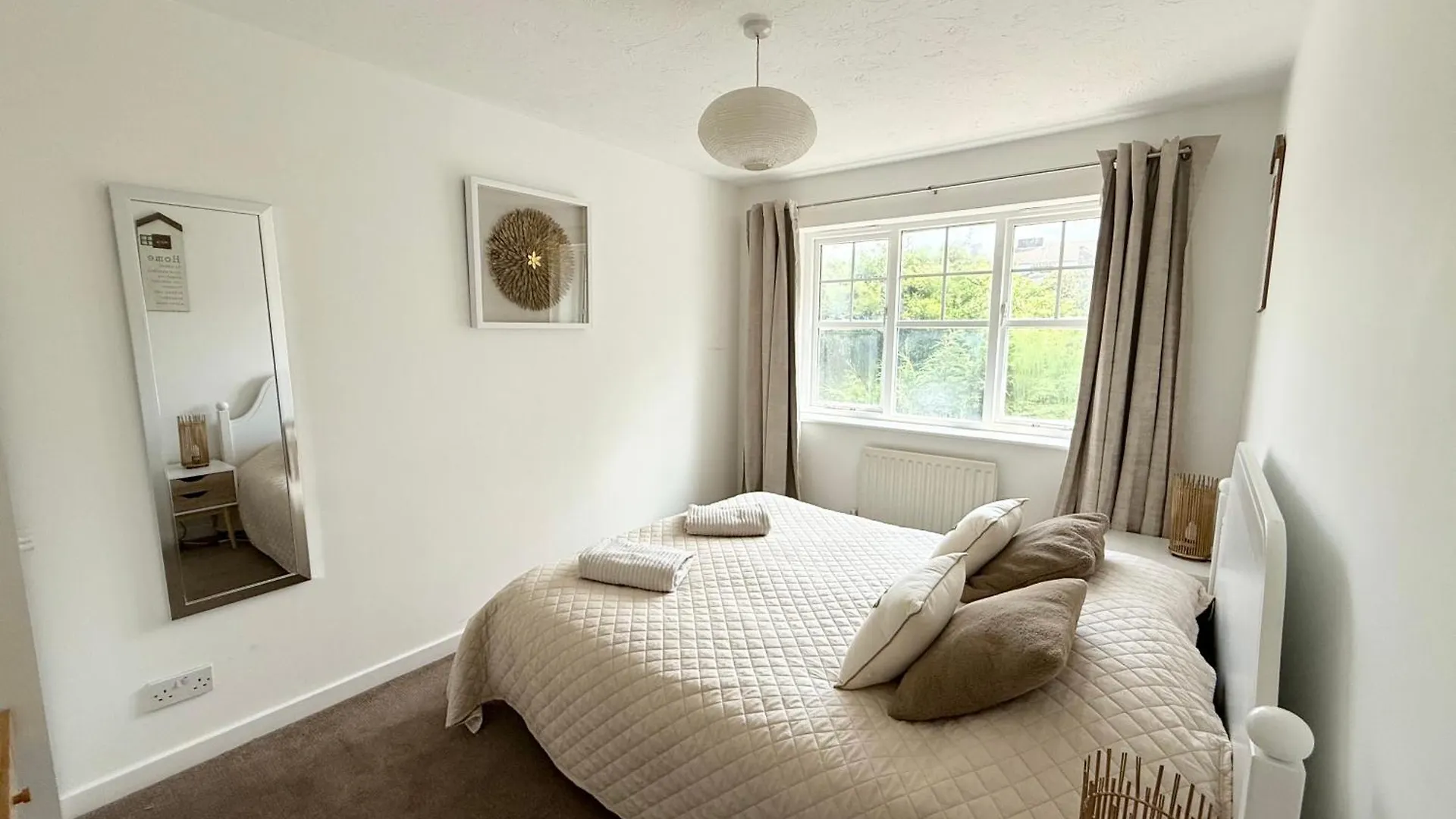 Апартаменты 3 Bed House With Parking And Garden Near Tower Bridge Лондон