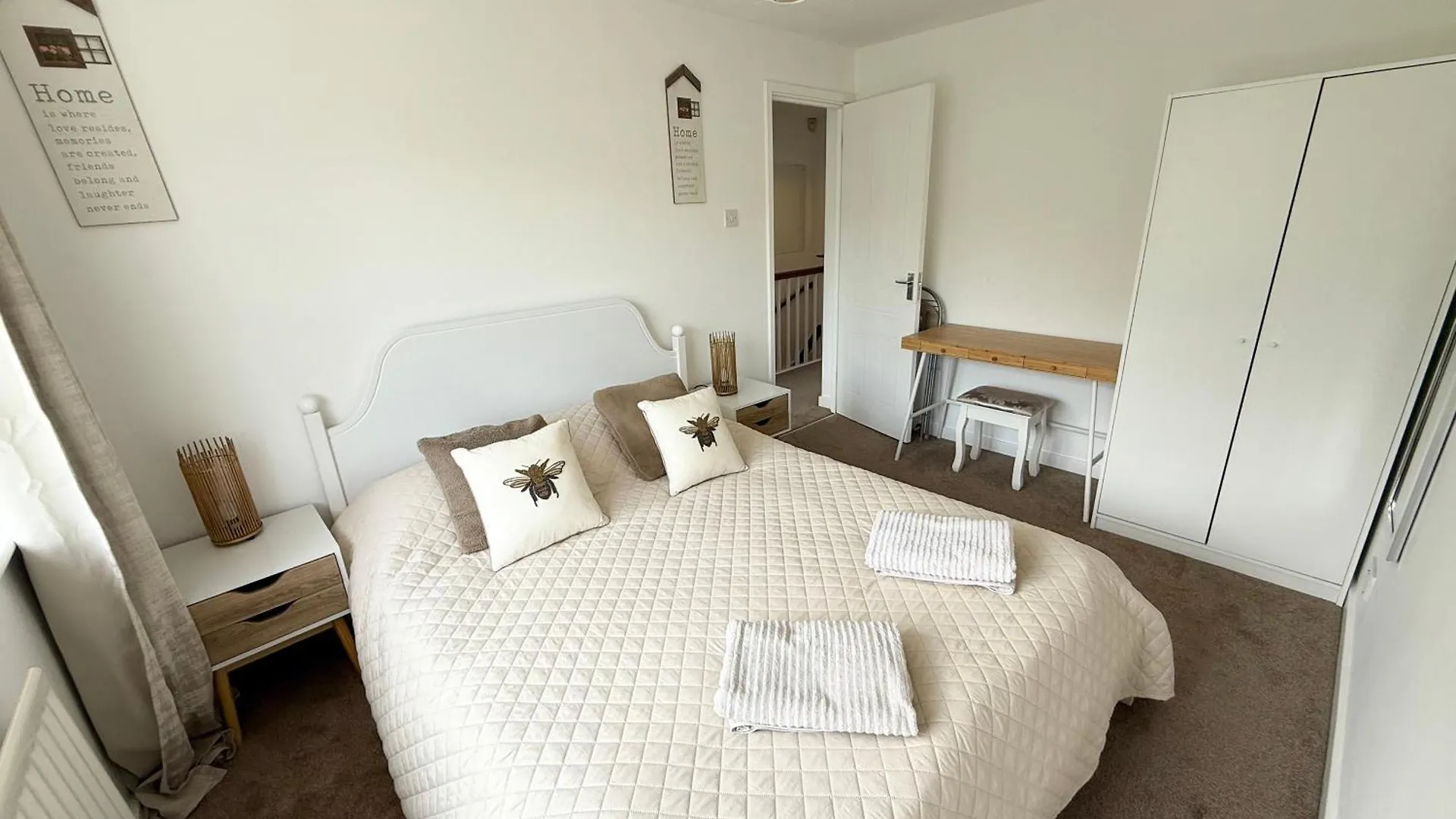 Апартаменты 3 Bed House With Parking And Garden Near Tower Bridge Лондон